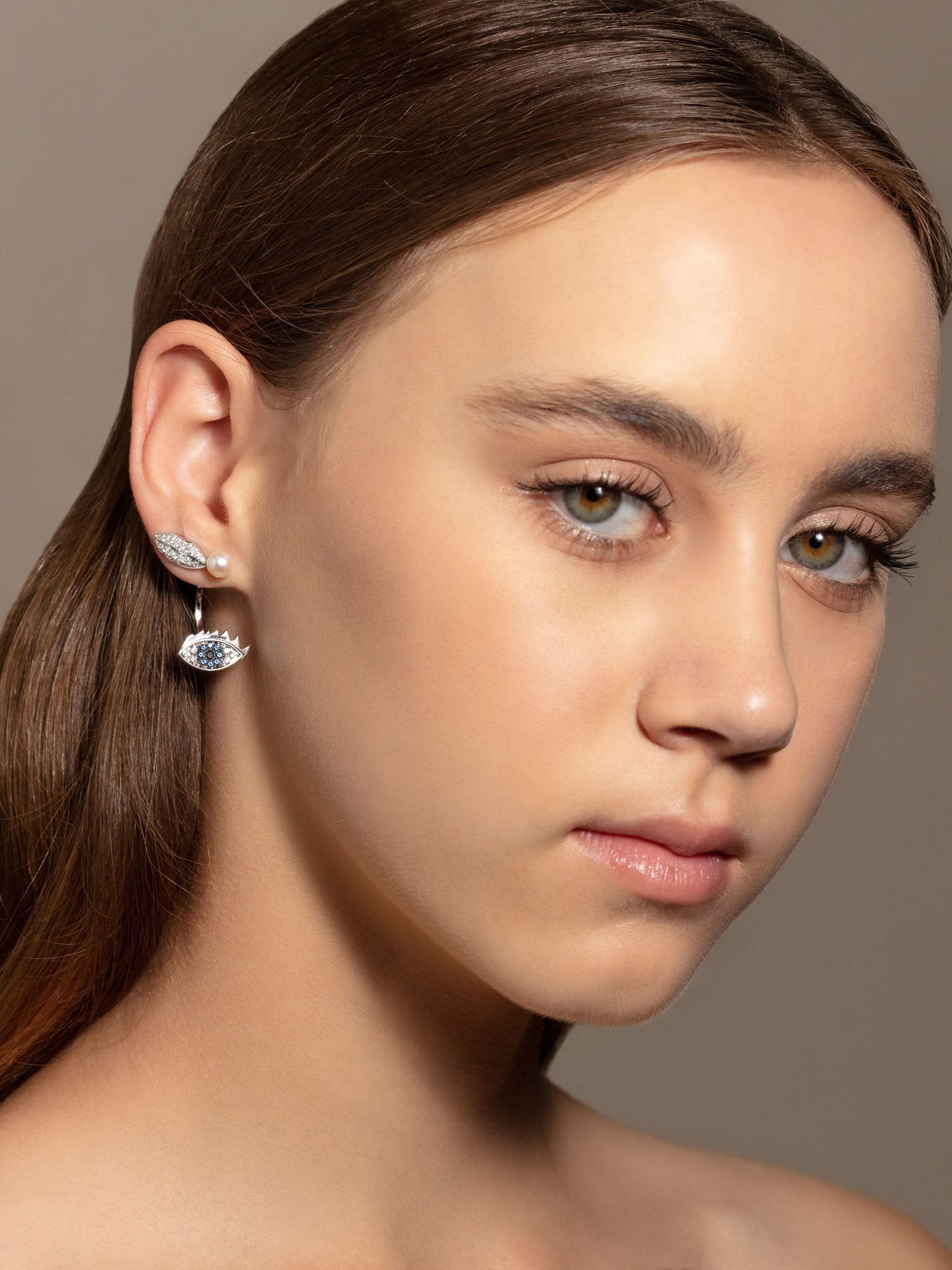 Eyes on me piercing earring